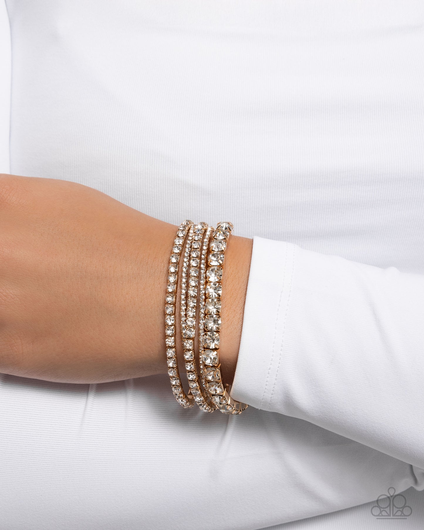 Persistent Pizzazz - Gold - Paparazzi Bracelet Image