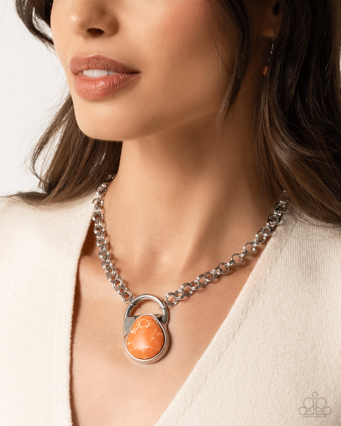 Change of Country - Paparazzi Necklace Image